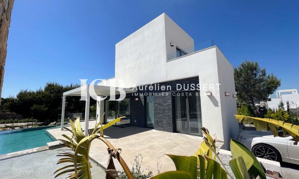 Villa - Reventa -
            Las Colinas Golf - ICBC-84444