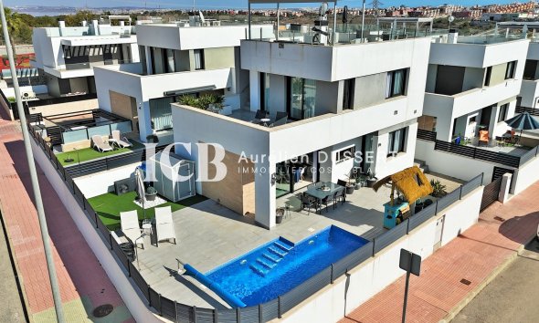 Villa - Reventa -
            Orihuela Costa - ICBC-36597