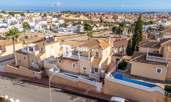 Villa - Reventa - San Miguel de Salinas -
                Blue Lagoon