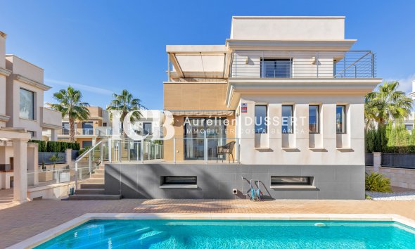 Villa - Revente -
            Orihuela Costa - ICBC-83640