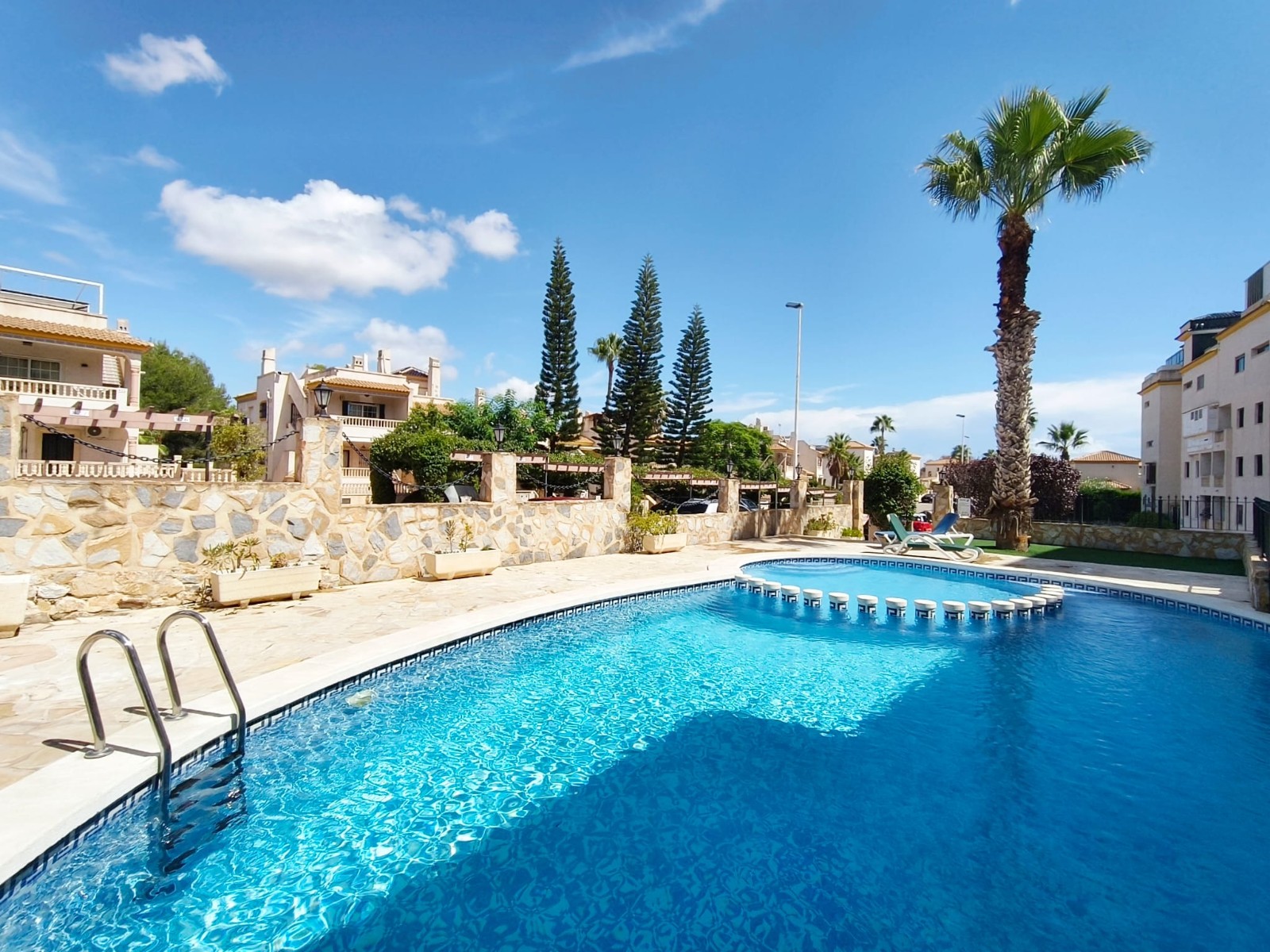 Apartment in Dehesa de Campoamor - Image 2