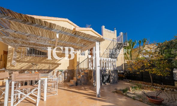 Resale - Villa -
La Marina