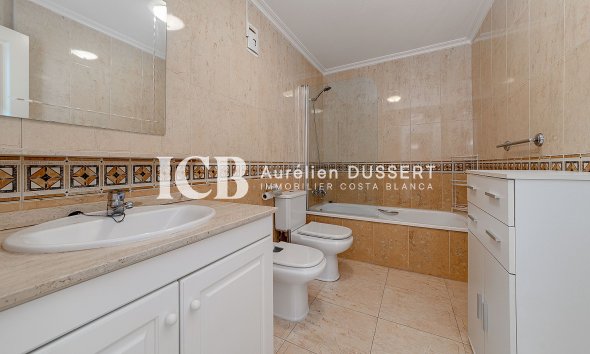 Resale - Apartment / flat -
Orihuela Costa