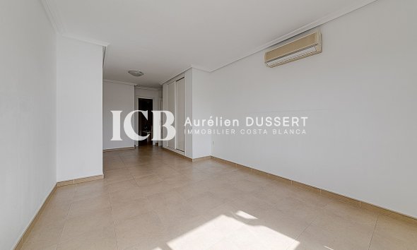 Resale - Apartment / flat -
Orihuela Costa