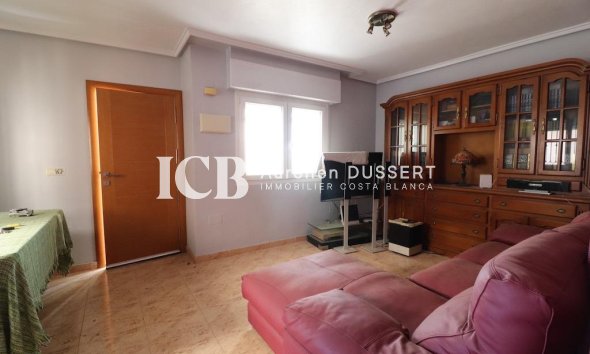 Resale - Villa -
Orihuela Costa - Villamartín