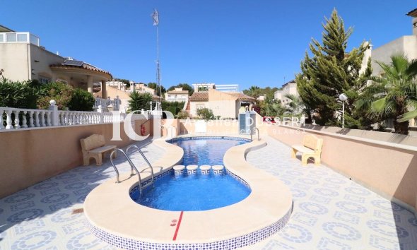 Revente - Villa -
Orihuela Costa - Villamartín