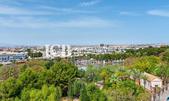 Revente - Appartement -
Torrevieja - Parque las naciones