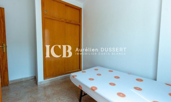 Resale - Apartment / flat -
Torrevieja - Centro