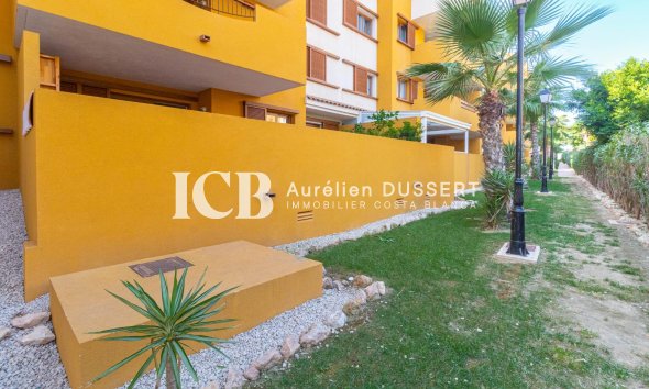 Resale - Apartment / flat -
Torrevieja - Punta prima