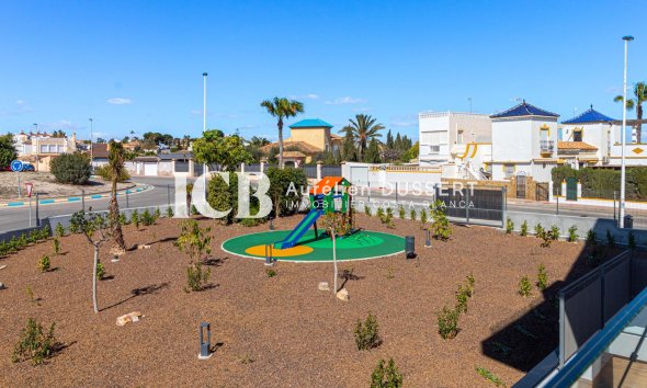 Resale - Apartment / flat -
Torrevieja - Punta prima