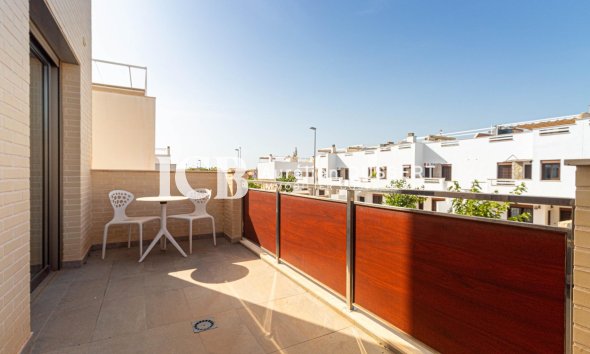 Resale - Townhouse -
Pilar de la Horadada - La Torre de la Horadada