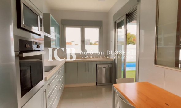 Reventa - Villa -
Orihuela Costa - Mil Palmeras