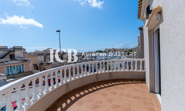 Resale - Villa -
Orihuela Costa - Pau 26