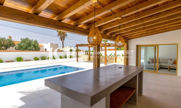 Resale - Villa -
Torrevieja - Torreta Florida