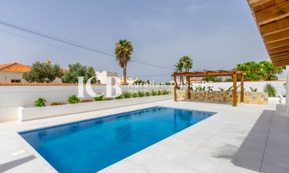 Reventa - Villa -
Torrevieja - Torreta Florida