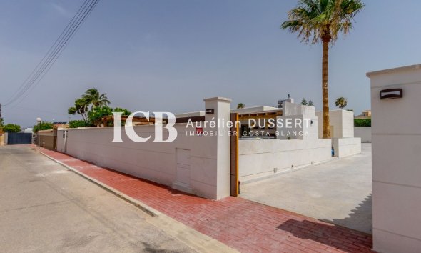 Resale - Villa -
Torrevieja - Torreta Florida