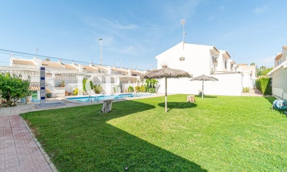 Resale - Apartment / flat -
Torrevieja - Los Frutales