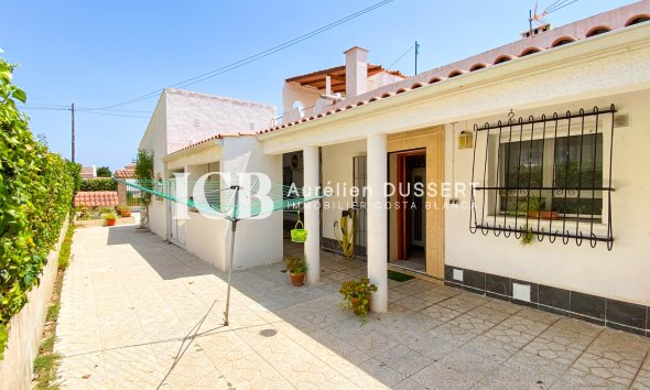 Resale - Villa -
Torrevieja - España