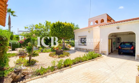 Resale - Villa -
Torrevieja - España