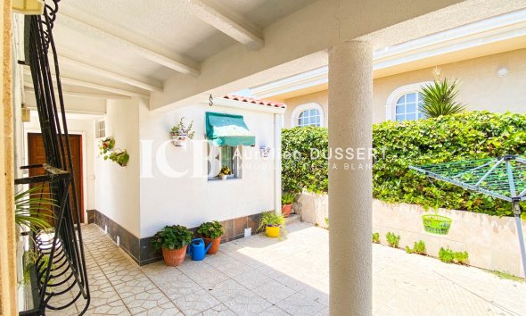 Resale - Villa -
Torrevieja - España