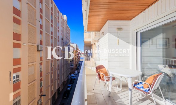 Resale - Apartment / flat -
Torrevieja - Paseo maritimo