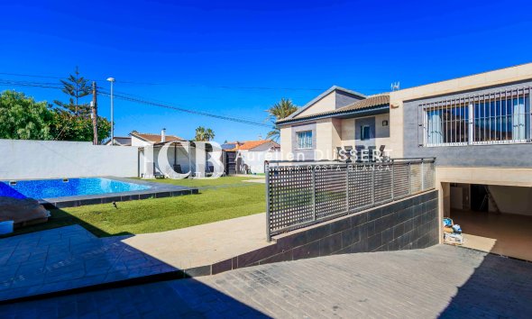 Resale - Villa -
Torrevieja - Los Balcones - Los Altos del Edén