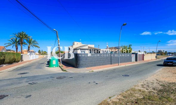 Revente - Villa -
Torrevieja - Los Balcones - Los Altos del Edén