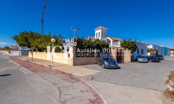 Revente - Villa -
Orihuela Costa