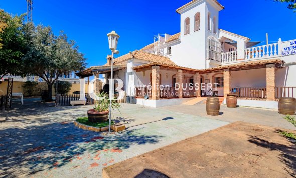 Revente - Villa -
Orihuela Costa