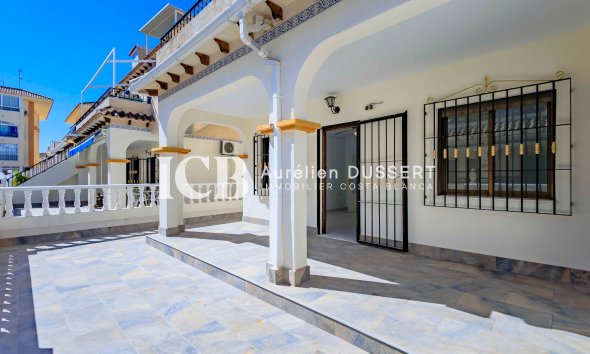 Resale - Apartment / flat -
Torrevieja - La Mata pueblo