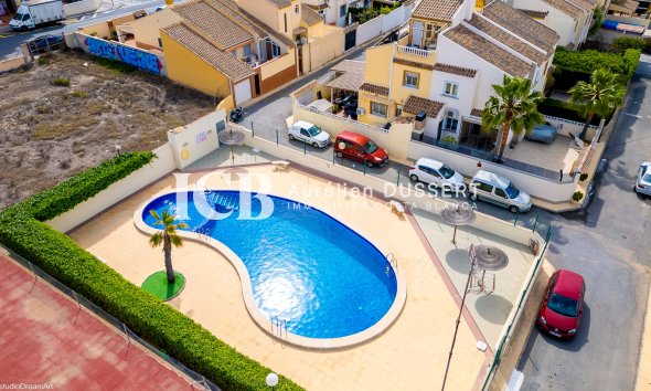 Resale - Villa -
Torrevieja - Aguas Nuevas