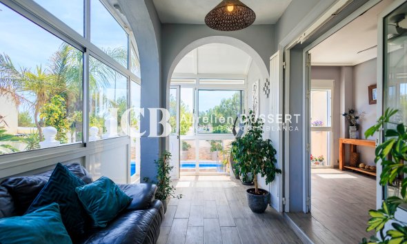 Resale - Villa -
Orihuela Costa - La Zenia