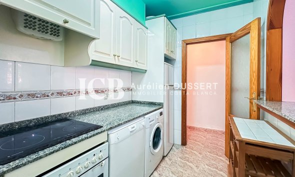 Resale - Apartment / flat -
Torrevieja - Centro