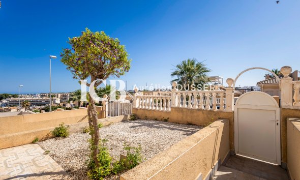 Resale - Villa -
Orihuela Costa - Urbanización Blue Lagoon y T-2 Filipinas Oeste