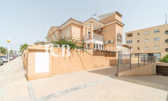 Revente - Appartement -
Orihuela Costa - La Zenia