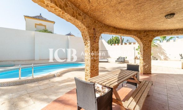 Reventa - Villa -
Torrevieja - Los altos