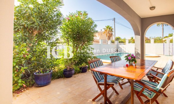 Revente - Villa -
Torrevieja - Los balcones