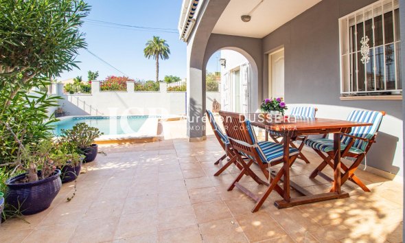 Revente - Villa -
Torrevieja - Los balcones