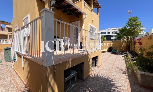 Resale - Villa -
Orihuela Costa - Villamartín