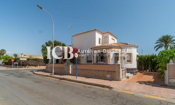 Resale - Villa -
Orihuela Costa - La Florida