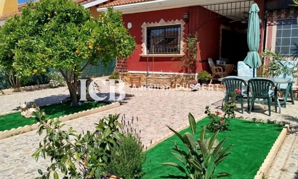 Resale - Villa -
Guardamar del Segura - El Raso