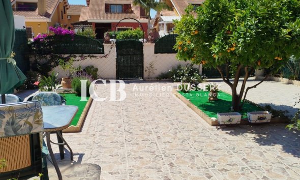 Resale - Villa -
Guardamar del Segura - El Raso