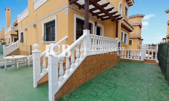 Resale - Townhouse -
Ciudad Quesada - Doña pepa