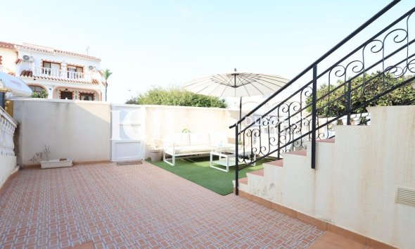 Revente - Maison mitoyenne -
Torrevieja - Torretas