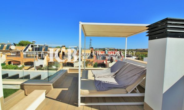 Resale - Villa -
Orihuela Costa - Villamartín