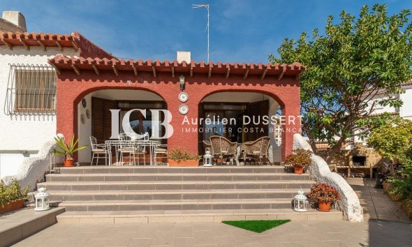 Resale - Villa -
Orihuela Costa - Punta Prima