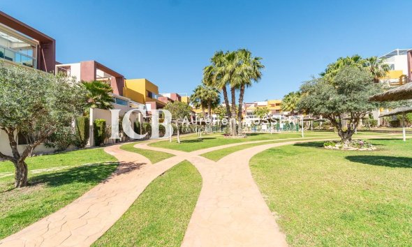 Reventa - Apartamento / piso -
Orihuela Costa - Playa Flamenca