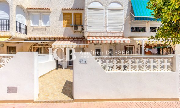 Resale - Apartment / flat -
Torrevieja - Playa de los Locos