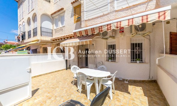 Resale - Apartment / flat -
Torrevieja - Playa de los Locos