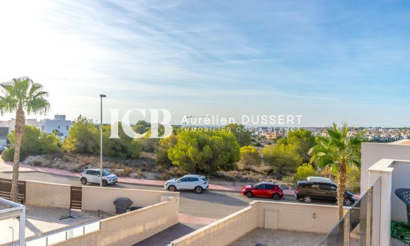 Reventa - Villa -
Orihuela Costa - PAU 26